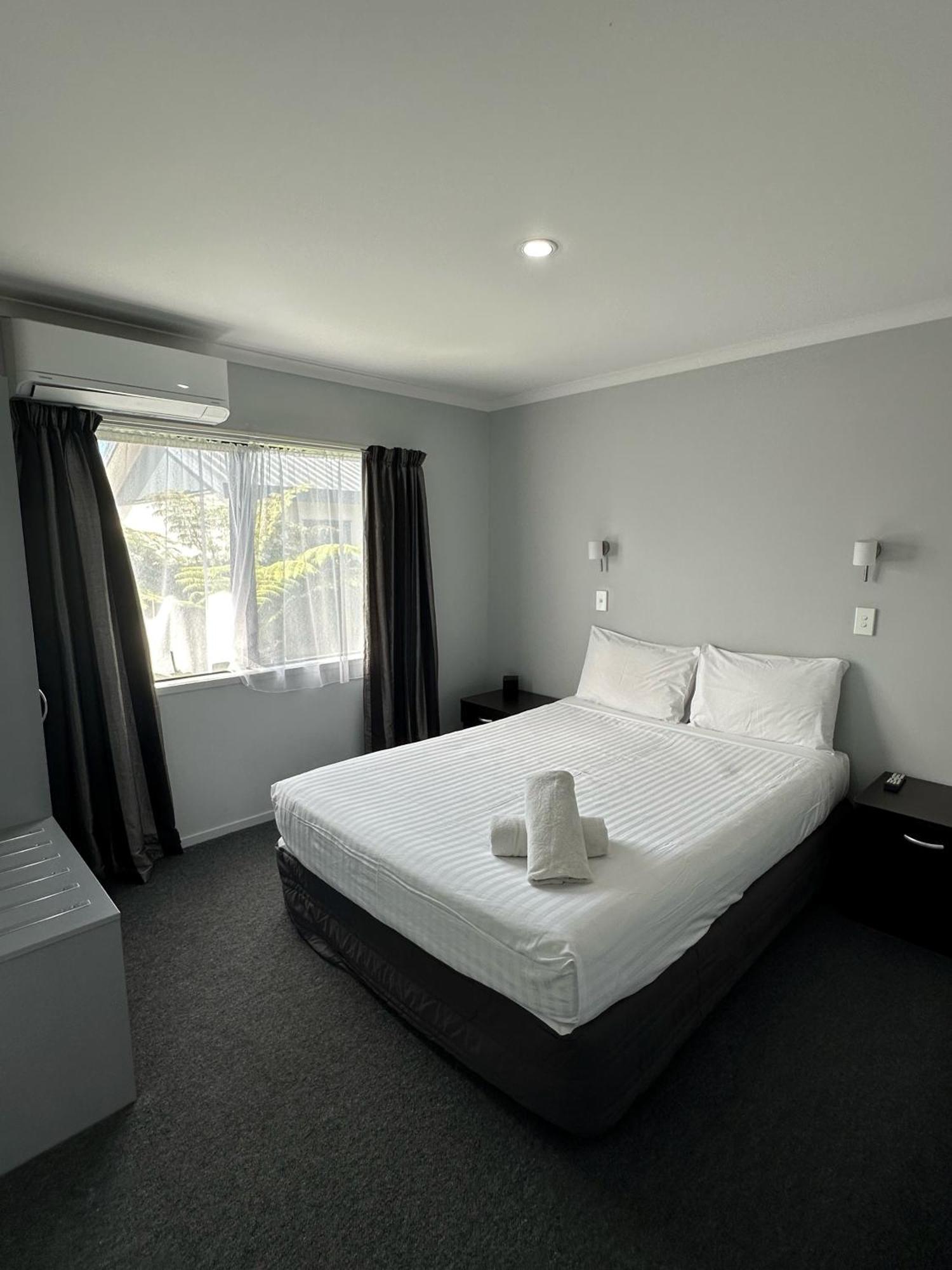 אופוטיקי Eastland Pacific Motor Lodge מראה חיצוני תמונה
